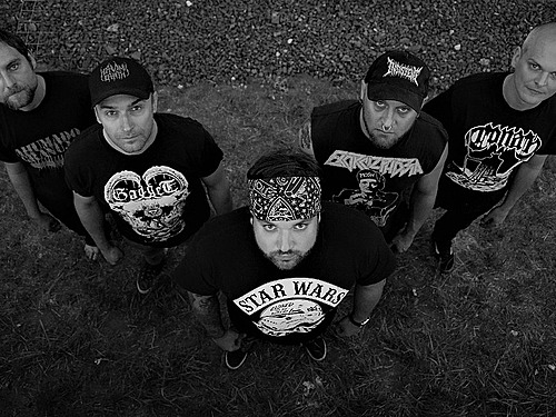 BEAST WITHIN THE SOUND – Vyčkáváme se zbraněmi v ruce a jen co to zase půjde, jdem na zteč!