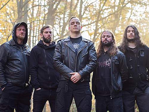 BLOODY OBSESSION – Nemá pražádný smysl se bát smrti a v nejhorším případě prožít své dny ve strachu z jejího příchodu.