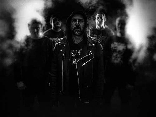 ALTARS ABLAZE – Hlavním důvodem pro vznik kapely byla chuť – nebo spíš potřeba – hrát totálně misantropní diktát na pomezí death a black metalu, vyhrocený ve všech směrech.