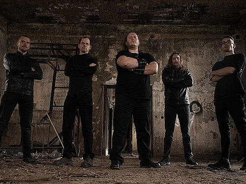 ODRAEDIR – K patnácti letům existence jsme si „nadělili“ vystoupení na druhé stagi festivalu Masters of Rock 2024. Oni slaví dvacátý rok, my patnáctý.