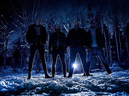 MASSGRAV – V průměru odehrajeme tak deset koncertů ročně a žádný tour, maximálně víkendovky. Strávit tři týdny v dodávce, smrdět jak prase... to mi nepřijde jako zábava – a proč bys jinak byl v kapele, kdyby to nebyla zábava?
