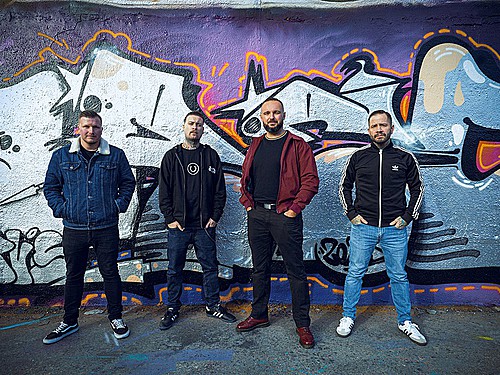 ŠTAMGASTI – Punkrock je v podstatě raut plnej jídla a vždycky si můžeš vyzobnout, na co máš právě chuť.