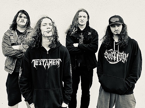 DESTROY! – Chceme si zachovat určitou tvrdost, ale silná melodie či zapamatovatelný motiv je pro nás důležitý. 