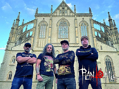 PLÁN TO KILL – „Infernales“ nás určitě posunulo dál – chtěli jsme trochu zrychlit a měli jsme více času pohrát si s určitými aranžemi.