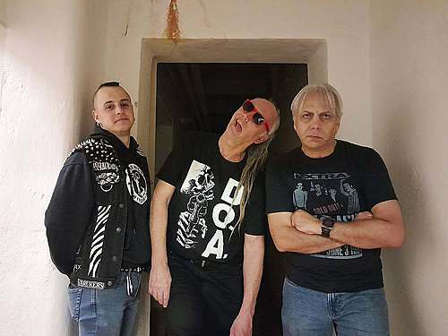 ZEMĚŽLUČ – Nikdy nedělám nic na sílu, najednou se ze mne něco dere ven – ze mě žluč.