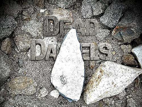 DEAD DANIELS – Sbírka mrtvejch trilobitů