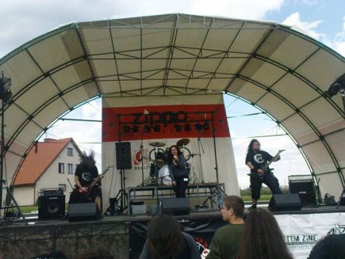 BLACKLIGHTS FESTIVAL 2009, Divišov, pátek 10.7.2009 – den první
