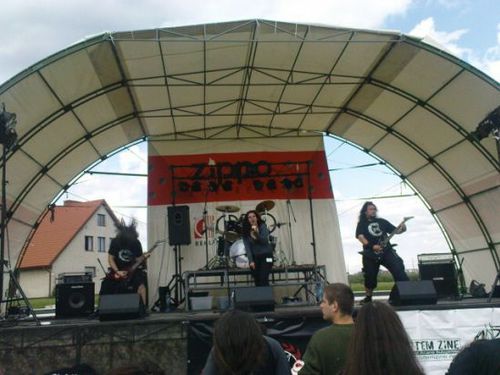 BLACKLIGHTS FESTIVAL 2009,  Divišov, pátek 10.7.2009 &#8211; den první