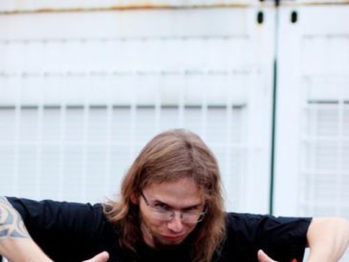 SIX DEGREES OF SEPARATION – Nové skladby pomalu vznikají, ale nikam se neženeme, nic nikam netlačíme a necháváme věcem volný průběh...
