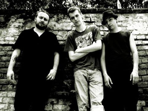 MOTHERPIG – Bosňan, Chorvat a Mexičan v jedné kapele, která si zahrála v Albánii