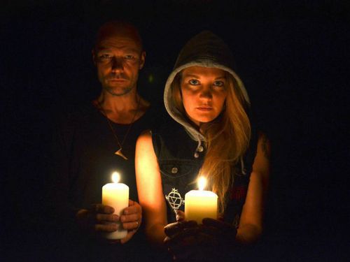 ASHTAR – To, že jsme manželé, samozřejmě není obvyklá situace, ale co se týče nás, vidím v tom hlavně pozitiva.