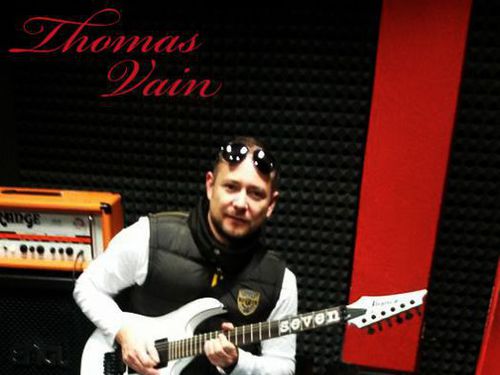 Thomas Vain (MISTRESS OF 999) &#8211; Primárně jsem byl vždy &#8222;jen&#8220; kytarista a hlavně pouze studiový hráč, což mi prakticky zůstalo dodnes.