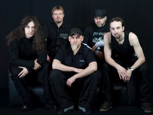 CRUEL – Hrajeme hudbu, která určitě není pro každého, a o to víc nás naplňuje, když je pod pódiem někdo, na kom je vidět, že ho to baví.