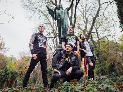 KAAR – Pořád se snažíme, aby vše bylo, v dobrým slova smyslu, jednoduchý, přímočarý, nekomplikovaný a nekompromisní, ať už kytarový pasáže, nebo refrény.