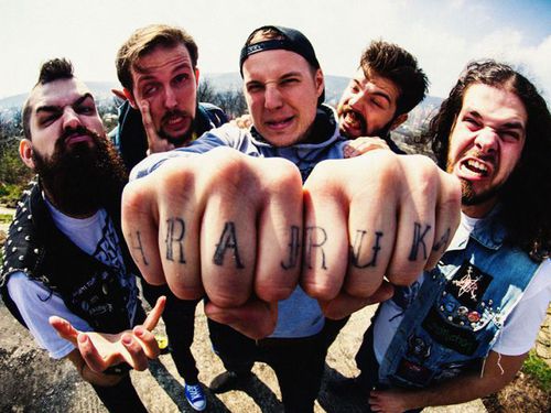 CATASTROFY – Na album sme nedali žiadnu vatu (teda aspoň z nášho pohľadu) a skladby, ktoré sa nám zdali o hovne, sme hneď v zárodku škrtli a robili radšej na niečom novom.